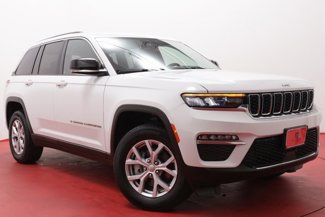 Used 2024 Jeep Grand Cherokee Laredo image 1