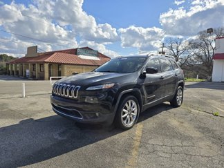 Used 2017 Jeep Cherokee Limited image 1