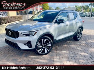 Used 2025 Volvo XC40 B5 Plus image 1