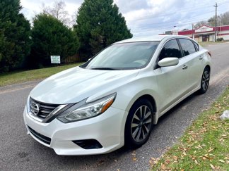 Used 2016 Nissan Altima 2.5 SV image 1