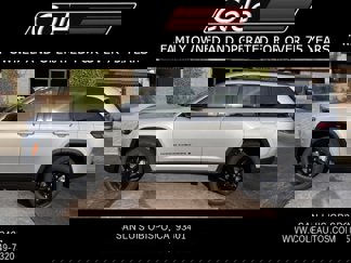 New 2025 Jeep Grand Cherokee Limited w/ Luxury Tech Group II image 1
