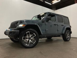 Used 2024 Jeep Wrangler Unlimited image 1