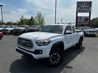 Used 2016 Toyota Tacoma SR5 image 1