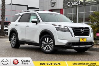 New 2025 Nissan Pathfinder SL image 1
