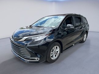 New 2025 Toyota Sienna Limited image 1