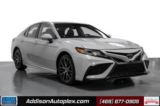 Used 2022 Toyota Camry SE image 1