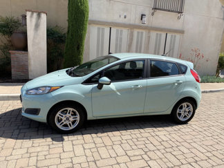 Used 2017 Ford Fiesta SE image 1