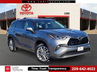 New 2025 Toyota Highlander Platinum image 1