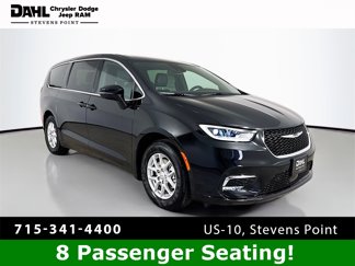 New 2026 Chrysler Pacifica Select image 1