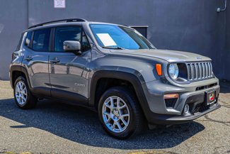 Used 2019 Jeep Renegade Latitude image 1