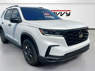 Used 2025 Honda Pilot TrailSport image 1