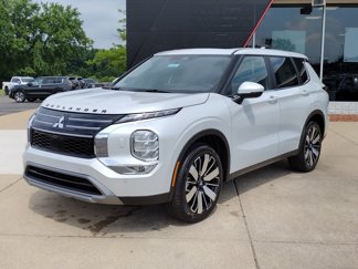 New 2025 Mitsubishi Outlander SE image 1