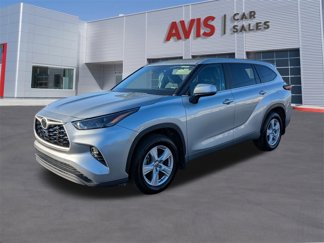 Used 2024 Toyota Highlander LE image 1