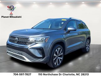Used 2024 Volkswagen Taos SE image 1