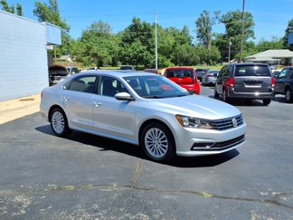 Used 2016 Volkswagen Passat 1.8T SE image 1