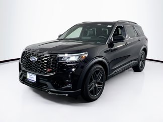 Used 2025 Ford Explorer ST image 1