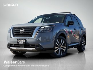 New 2025 Nissan Pathfinder Platinum image 1