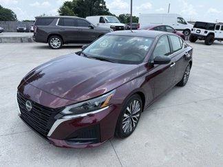 Used 2024 Nissan Altima 2.5 SV image 1