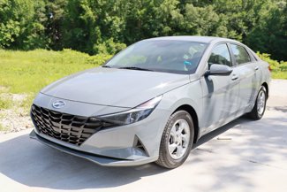 Used 2021 Hyundai Elantra SE image 1