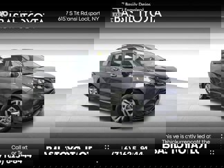 Certified 2025 Toyota Sienna XLE image 1