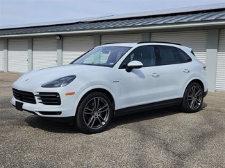 Certified 2022 Porsche Cayenne Platinum Edition image 1