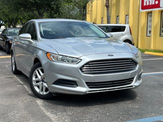 Used 2016 Ford Fusion SE image 1