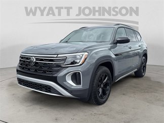 New 2025 Volkswagen Atlas Peak Edition SE image 1