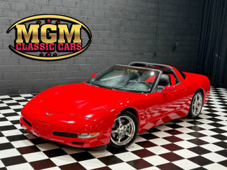 Used 2004 Chevrolet Corvette Coupe w/ Roof Package image 1