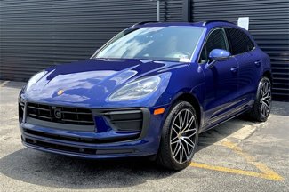 Certified 2025 Porsche Macan image 1