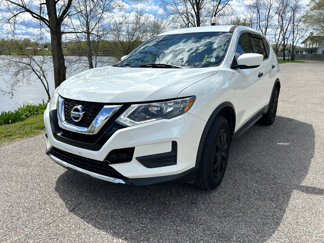 Used 2017 Nissan Rogue S image 1
