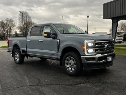 New 2025 Ford F250 4x4 Crew Cab Super Duty
