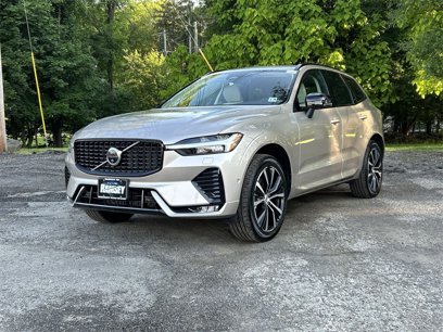 New 2025 Volvo XC60 B5 Plus w/ Protection Package Premier