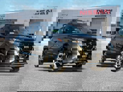 New 2025 Nissan Kicks Play S