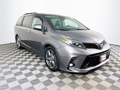 Used 2018 Toyota Sienna SE