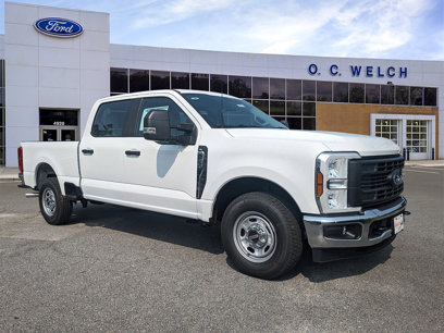 New 2025 Ford F250 XL w/ XL Chrome Package