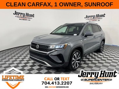 Used 2024 Volkswagen Taos SE w/ Panoramic Sunroof Package
