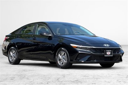 New 2025 Hyundai Elantra SE
