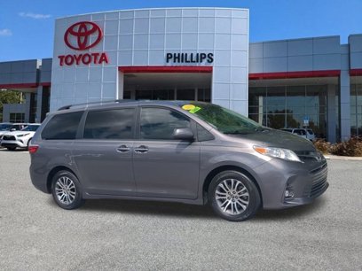 Used 2018 Toyota Sienna XLE