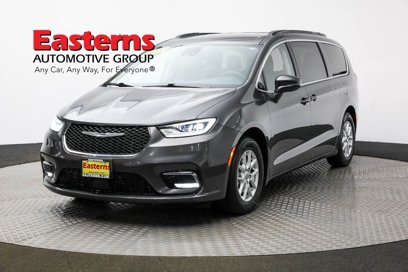 Used 2022 Chrysler Pacifica Touring-L