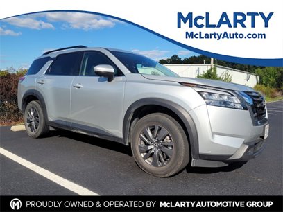 Used 2024 Nissan Pathfinder SV