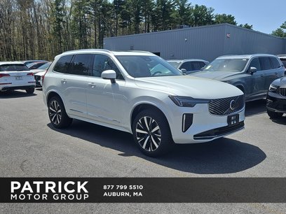 New 2025 Volvo XC90 B5 Core w/ Climate Package