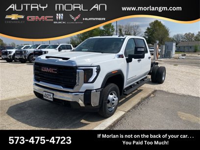 New 2025 GMC Sierra 3500 Pro w/ Convenience Package