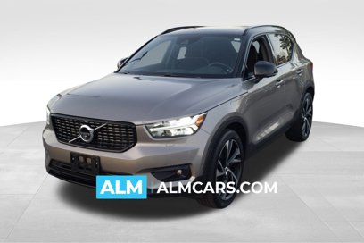 Used 2022 Volvo XC40 T5 R-Design w/ Advanced Package