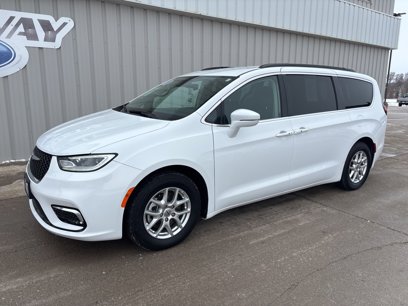 Used 2022 Chrysler Pacifica Touring-L