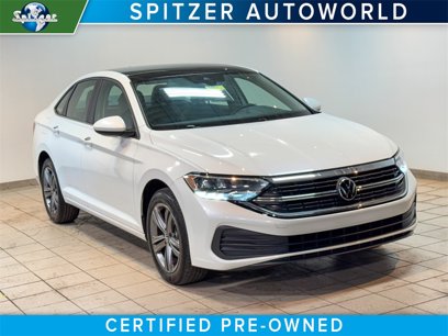 Used 2023 Volkswagen Jetta SE w/ Panoramic Sunroof Package