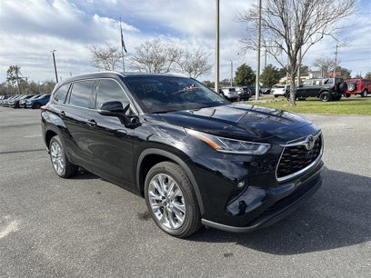 Used 2023 Toyota Highlander Limited