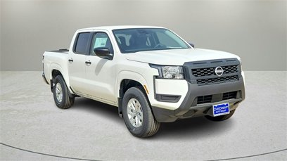 New 2025 Nissan Frontier S
