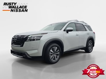 New 2025 Nissan Pathfinder SL w/ Black Appearance Package
