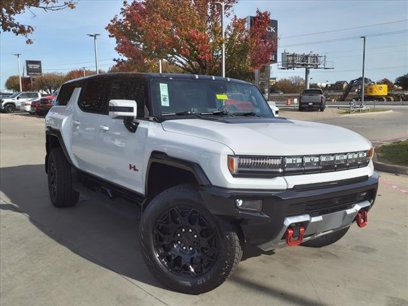 New 2025 GMC Hummer EV 2X w/ LPO, Sport Package