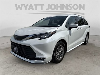 Used 2023 Toyota Sienna XLE